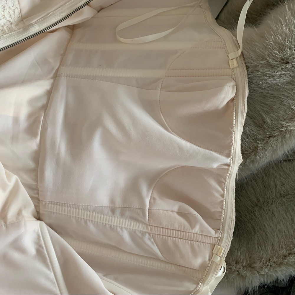 BCBG WHITE STRAPLESS DRESS - Picture 3 of 8